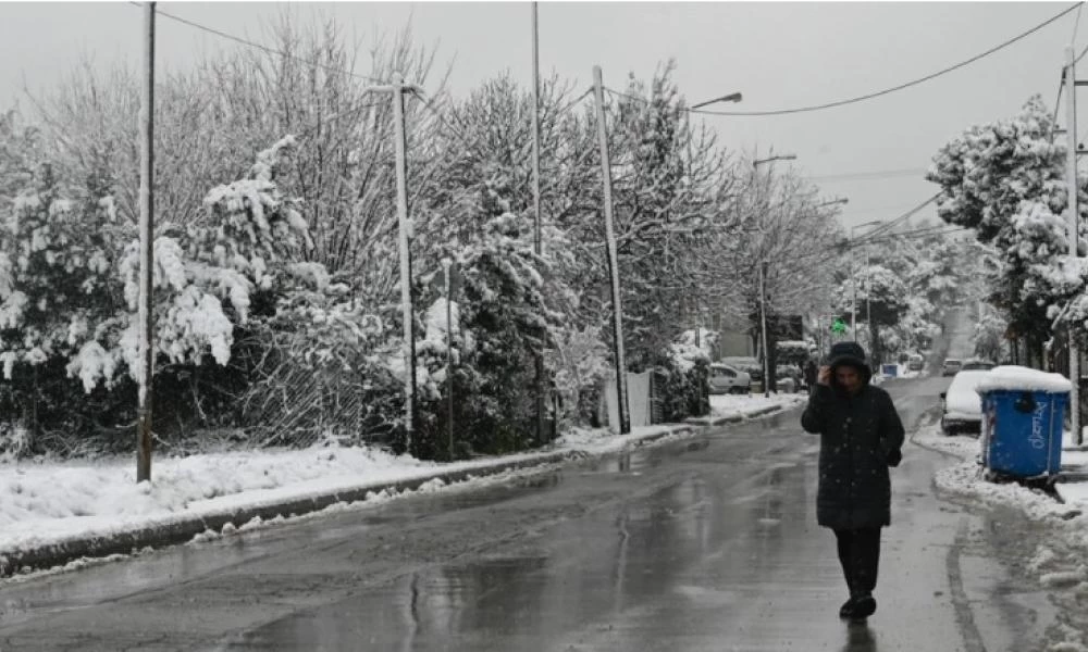 Κακοκαιρία «Φίλιππος»: Χιόνια και αύριο - Έκλεισαν ξανά Αττική Οδός και Αθηνών-Λαμίας - Κλειστά σχολεία